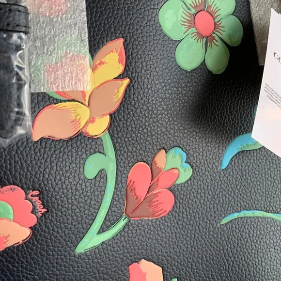 SOLD⛔️Authentic COACH Double faced floral leather tote - Picture 11 of 15